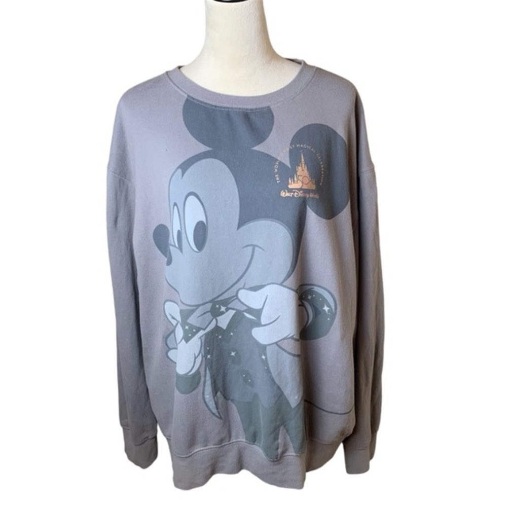 Disney Parks Mickey‎ Mouse Magic Kingdom Gray Sweatshirt XL | Neutral Crewneck